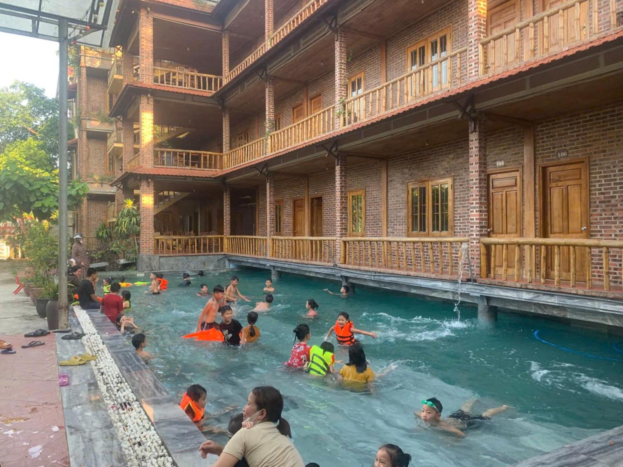 נין בין Ho Nui Dinh Hotel מראה חיצוני תמונה