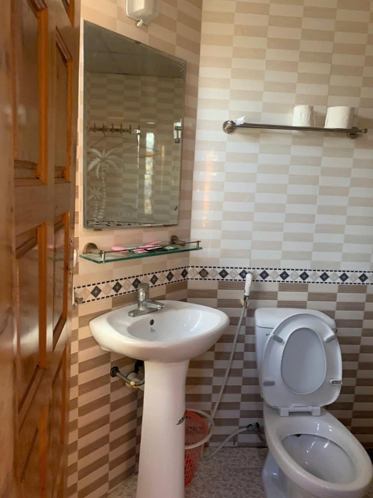 נין בין Ho Nui Dinh Hotel מראה חיצוני תמונה